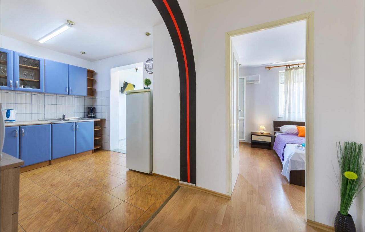 Nice Apartment In Pula With Kitchen Ngoại thất bức ảnh