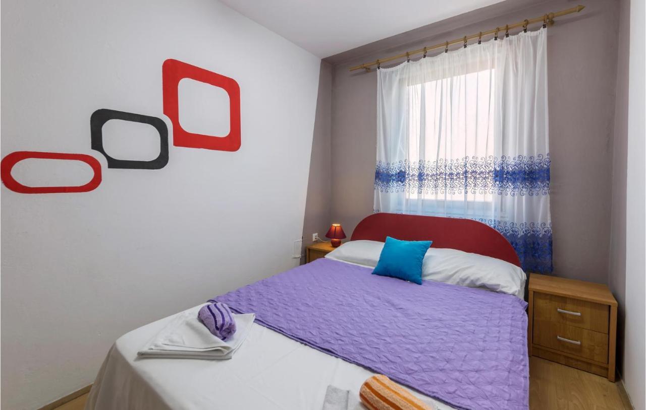 Nice Apartment In Pula With Kitchen Ngoại thất bức ảnh